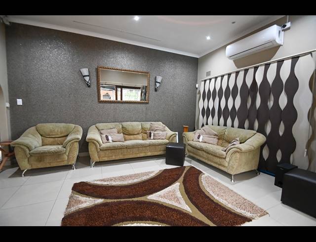 4 BEDROOM HOUSE SOLD IN CHILTERN HILLS